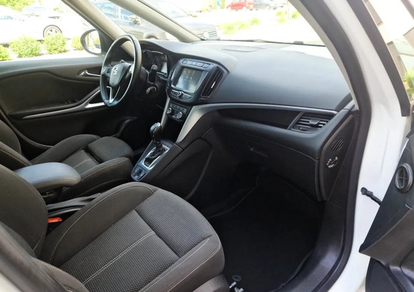 Opel Zafira cena 53900 przebieg: 199999, rok produkcji 2017 z Gniezno małe 301